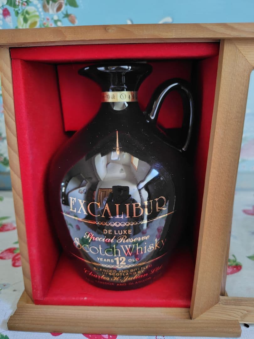 エクスカリバー　760ml デラックス　替栓　１２年　陶器ボトル　箱付き