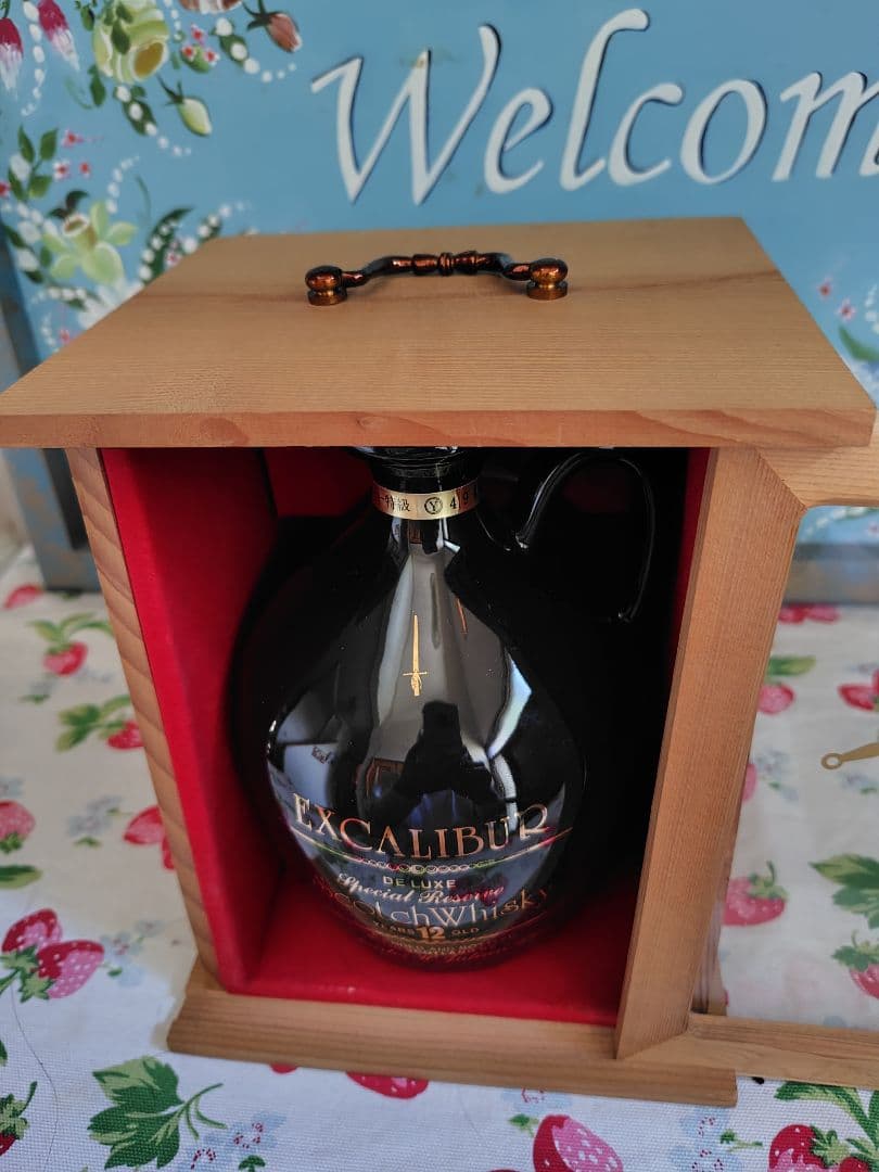 エクスカリバー　760ml デラックス　替栓　１２年　陶器ボトル　箱付き