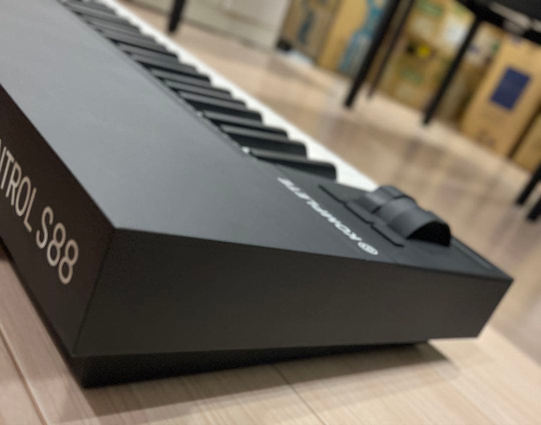 【美品】KOMPLETE KONTROL S88 MK2 88鍵盤