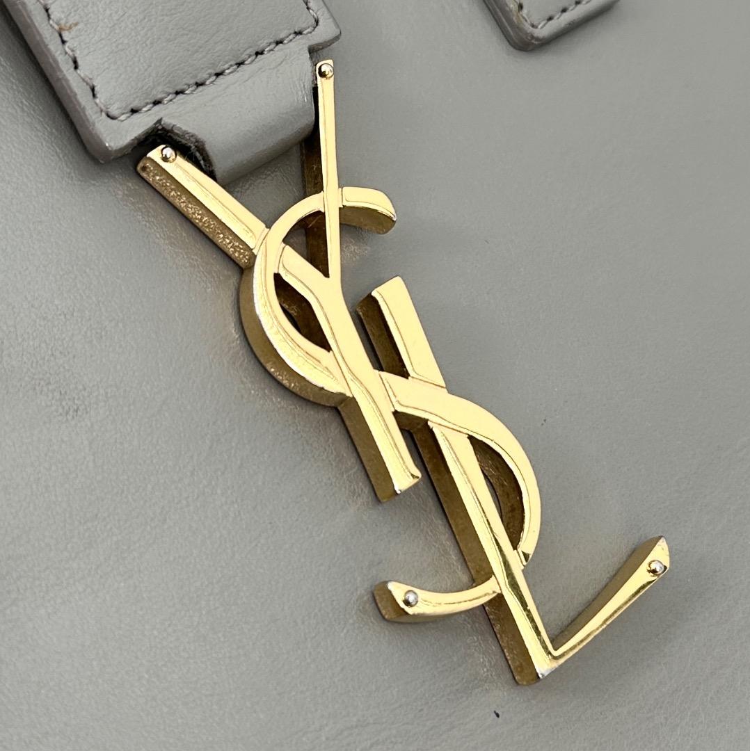 SAINT LAURENT ベイビーカバス ハンドバッグ