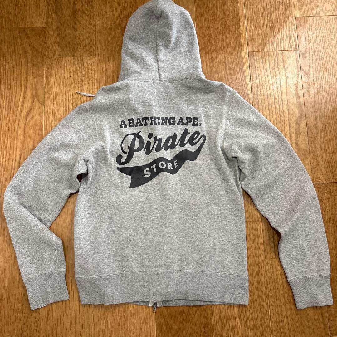 A BATHING APE エイプ　ジップアップパーカー