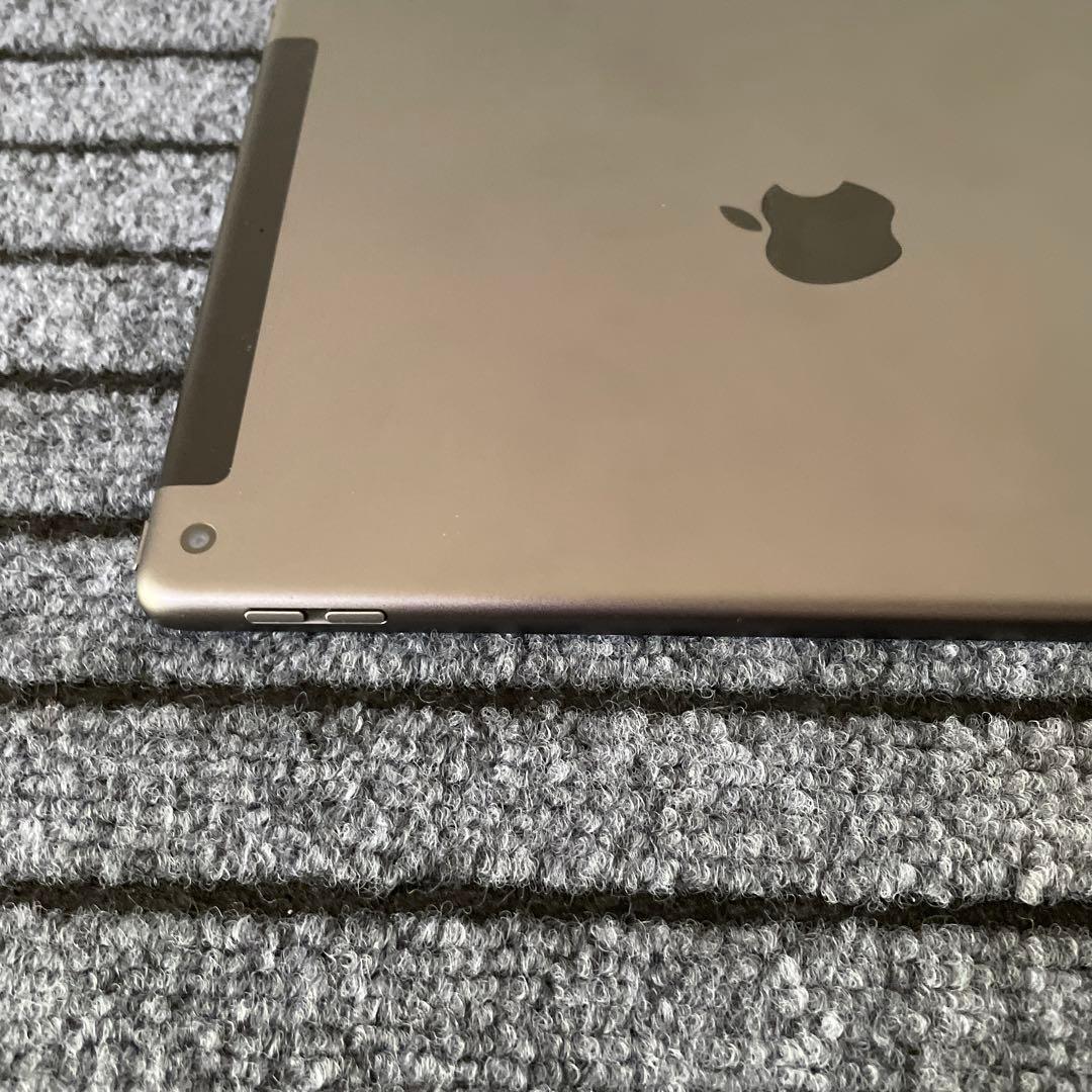 88 iPad 8世代 32GB SIMフリー スペースグレイ