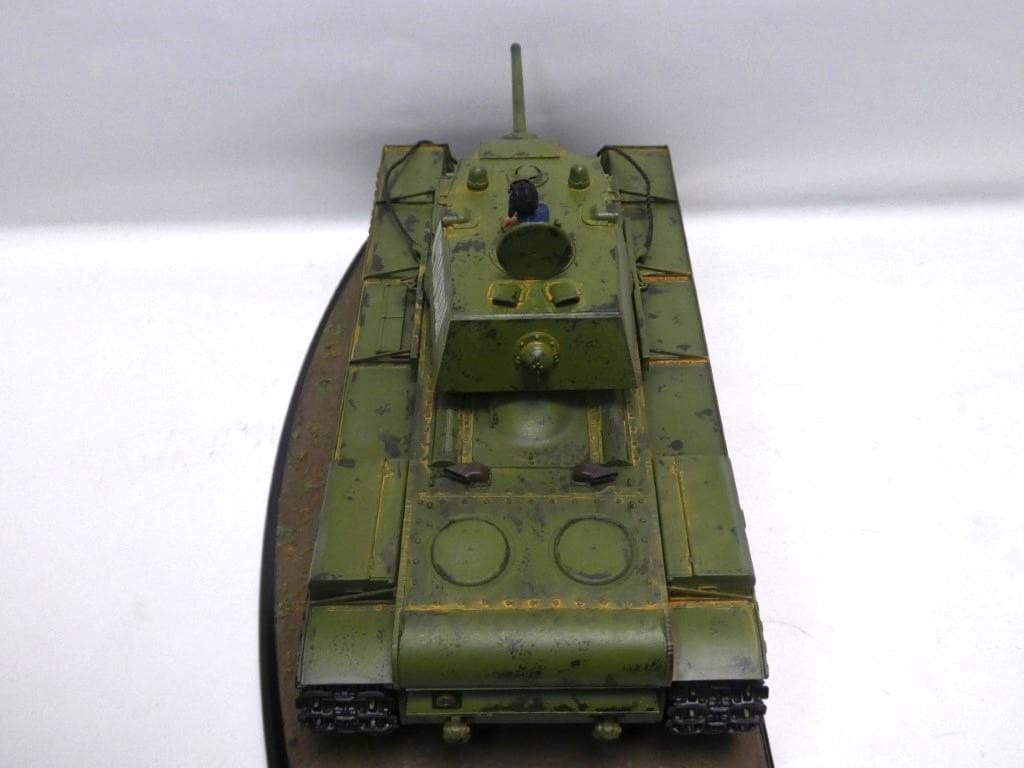 タミヤ 1/35 ソビエト重戦車 KV-1 1941年型 初期生産車 完成品