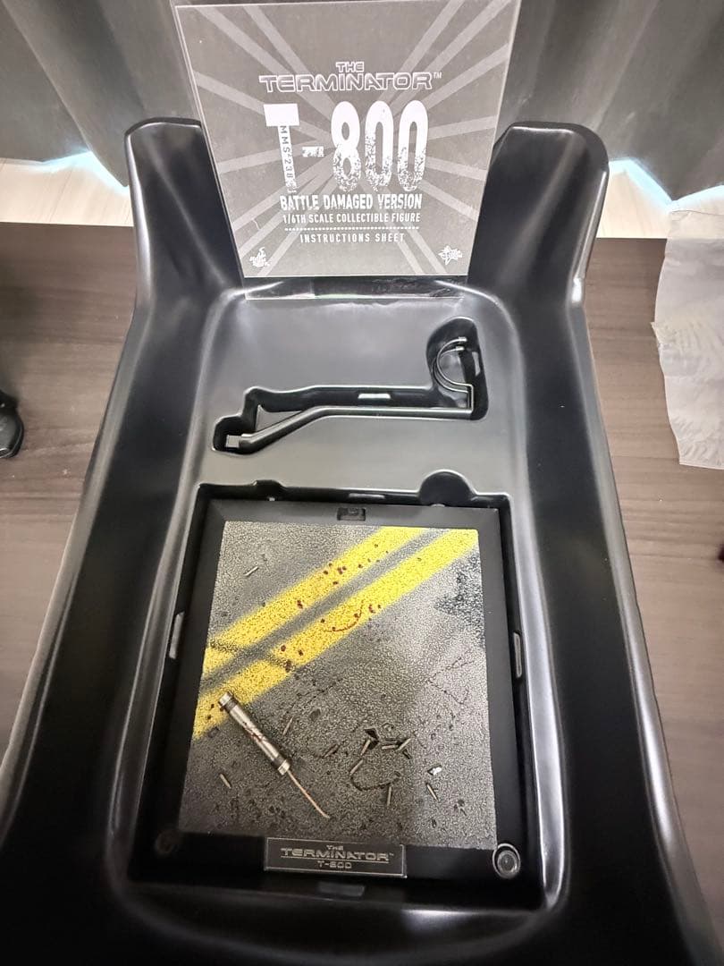 ホットトイズ　ターミネーター　T-800 （バトルダメージ版）　訳アリ品