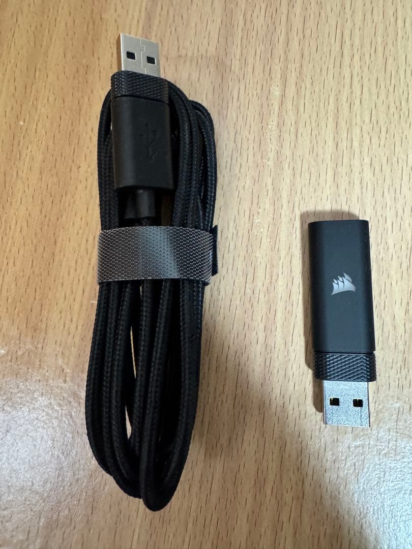 ヘッドホン Corsair HS80 RGB WIRELESS