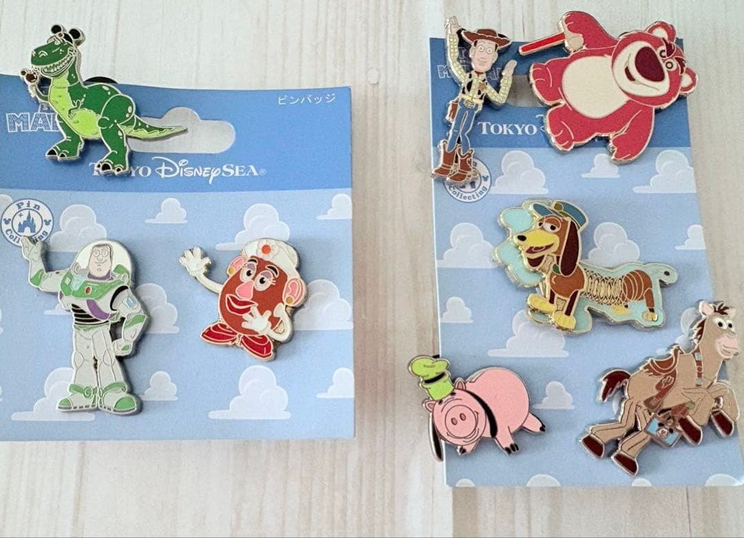 ディズニー　ピンバッジ　チャーム　127個　ディズニーストア