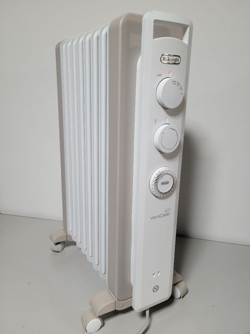 美品 デロンギ オイルヒーター ヴェルティカルド RHJ21F0812-WH