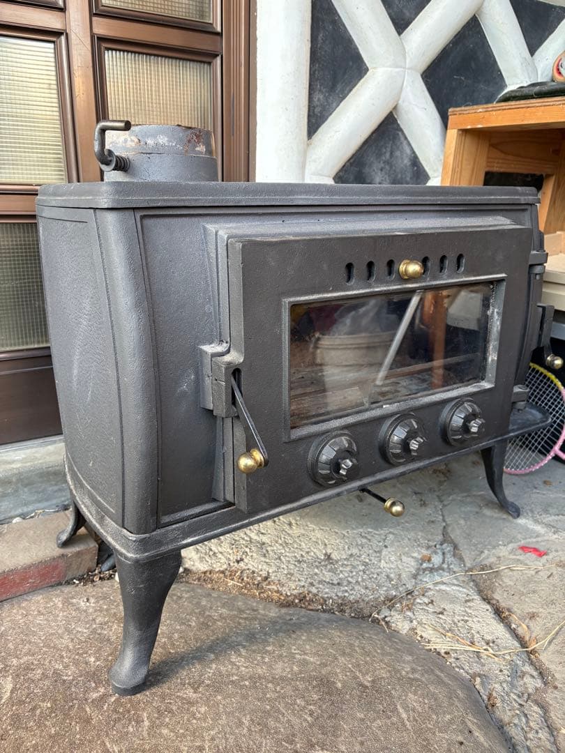 鋳鉄薪ストーブ ガラス窓付き