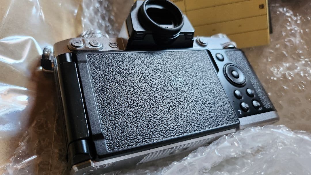 ✡ニコン Zfc ボディ シルバー 美品☆延長保証書有 使用少☆オマケ品有