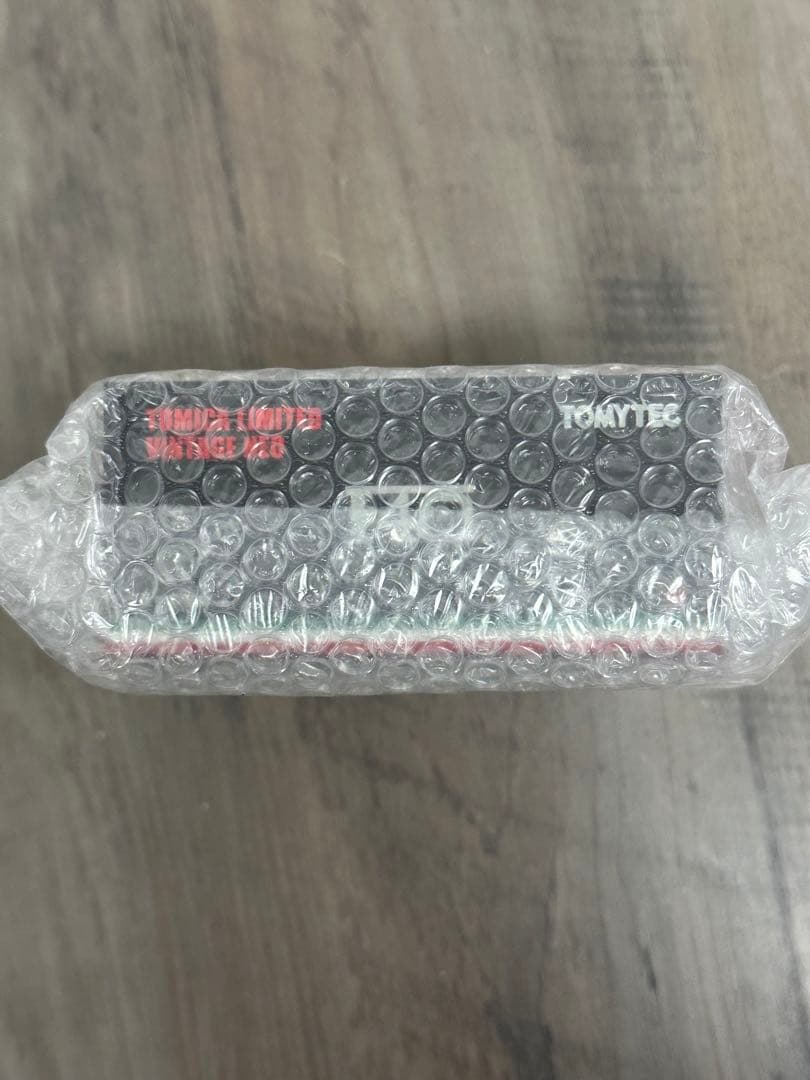 トミカリミテッドビンテージネオ　フェラーリF40