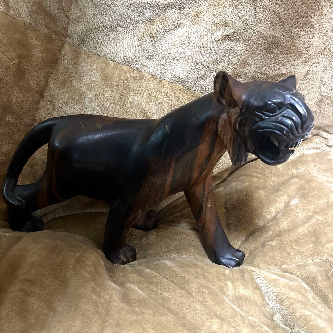 ジャガー彫り物