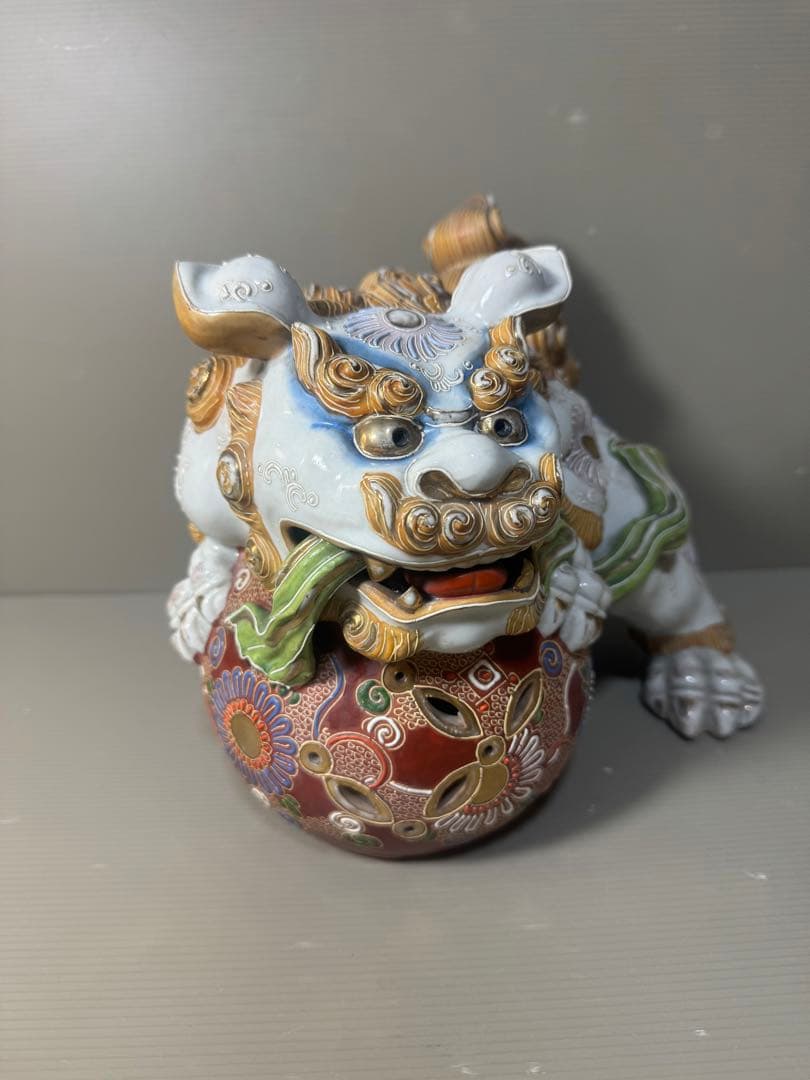 2577 九谷焼 玉乗り獅子 狛犬 シーサー 置物 開運 魔除け 縁起物 骨董品
