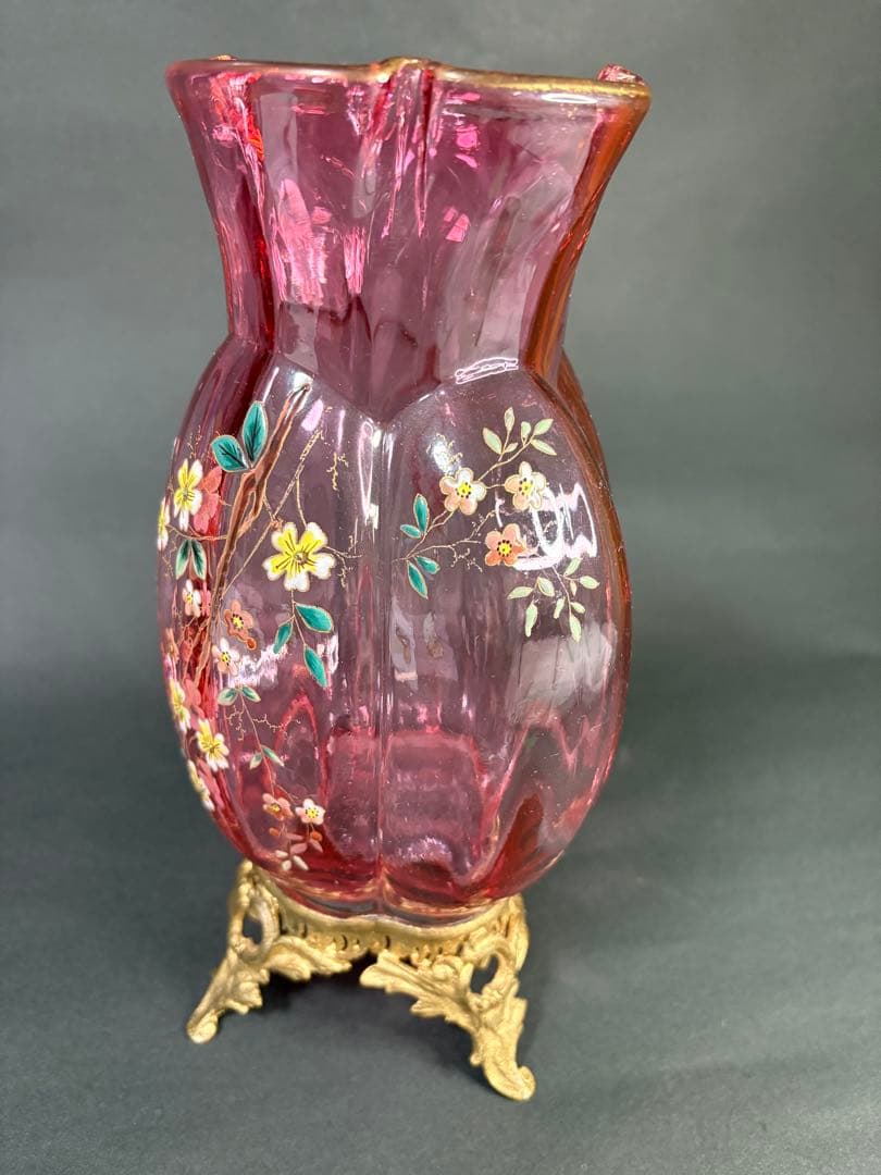 オールドバカラジャポニズム様式エナメル彩木大型花瓶 レッド　真鍮台座