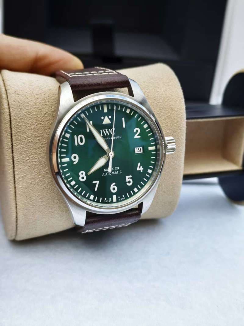 IWC パイロットウォッチ マーク20 緑文字盤 IW328205 マークXX