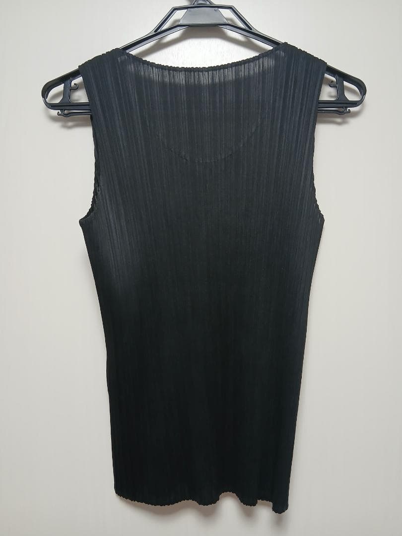 PLEATS PLEASE ISSEY MIYAKE ノースリーブ