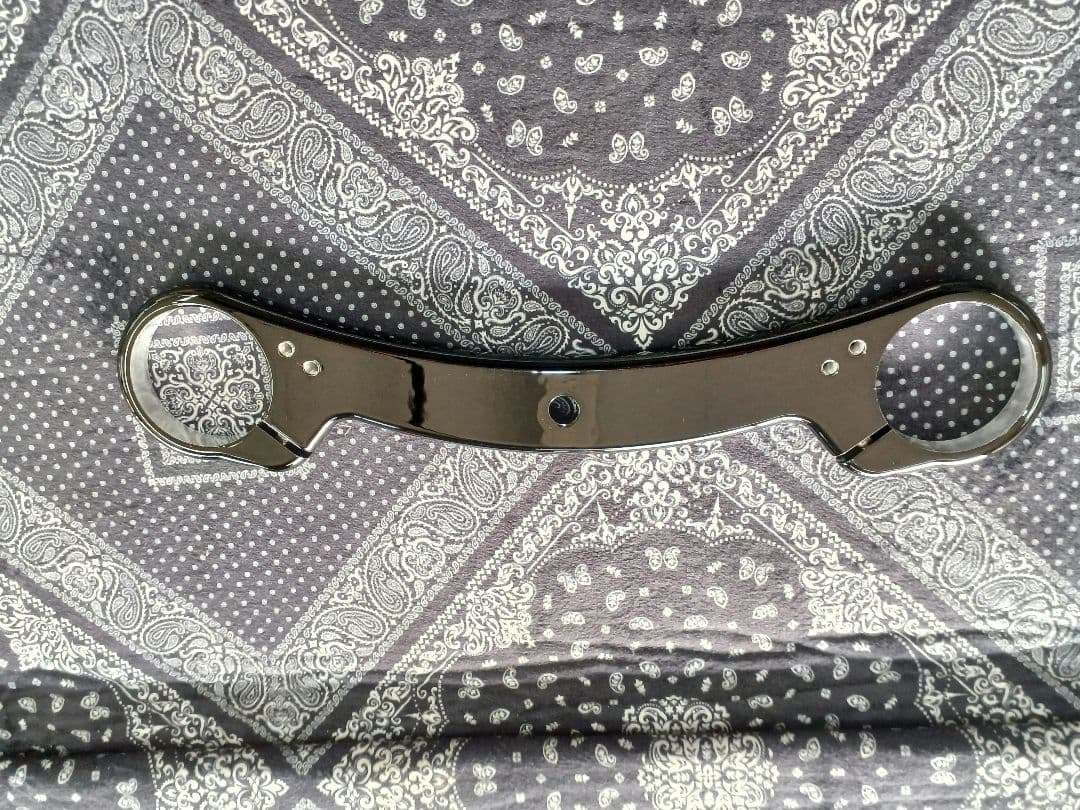 ハーレーFXBR/FXBRS トライジャヘッドライトステーとても綺麗です！