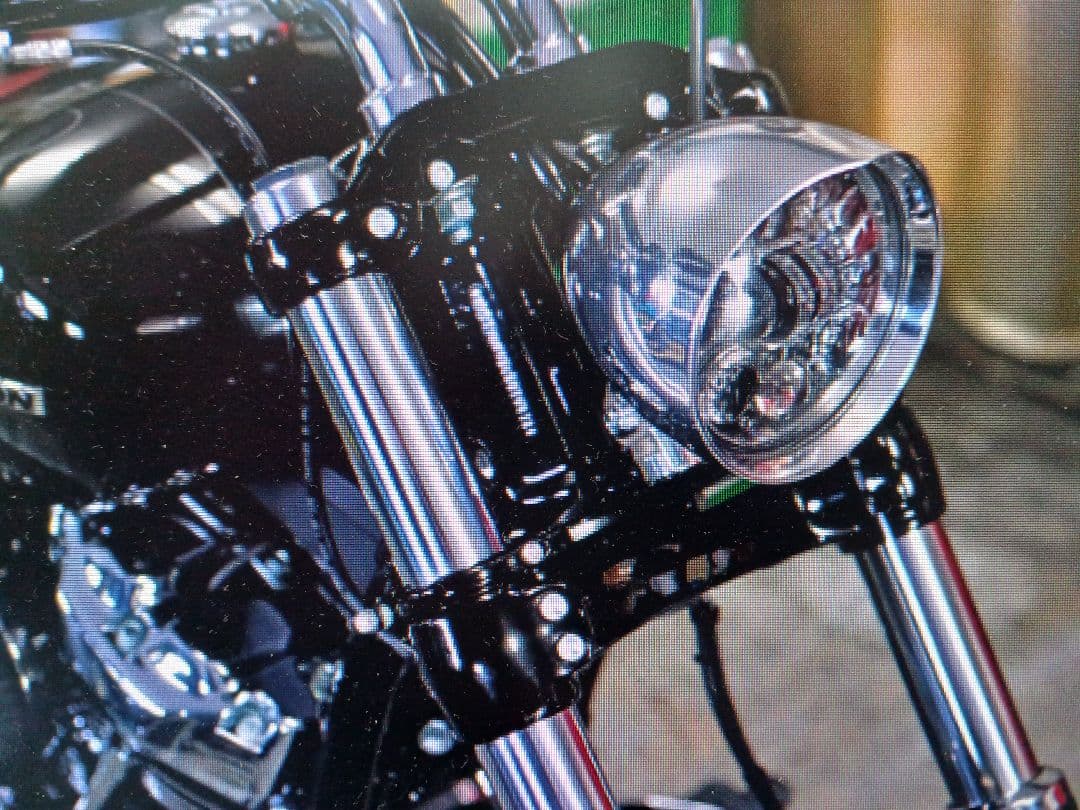 ハーレーFXBR/FXBRS トライジャヘッドライトステーとても綺麗です！