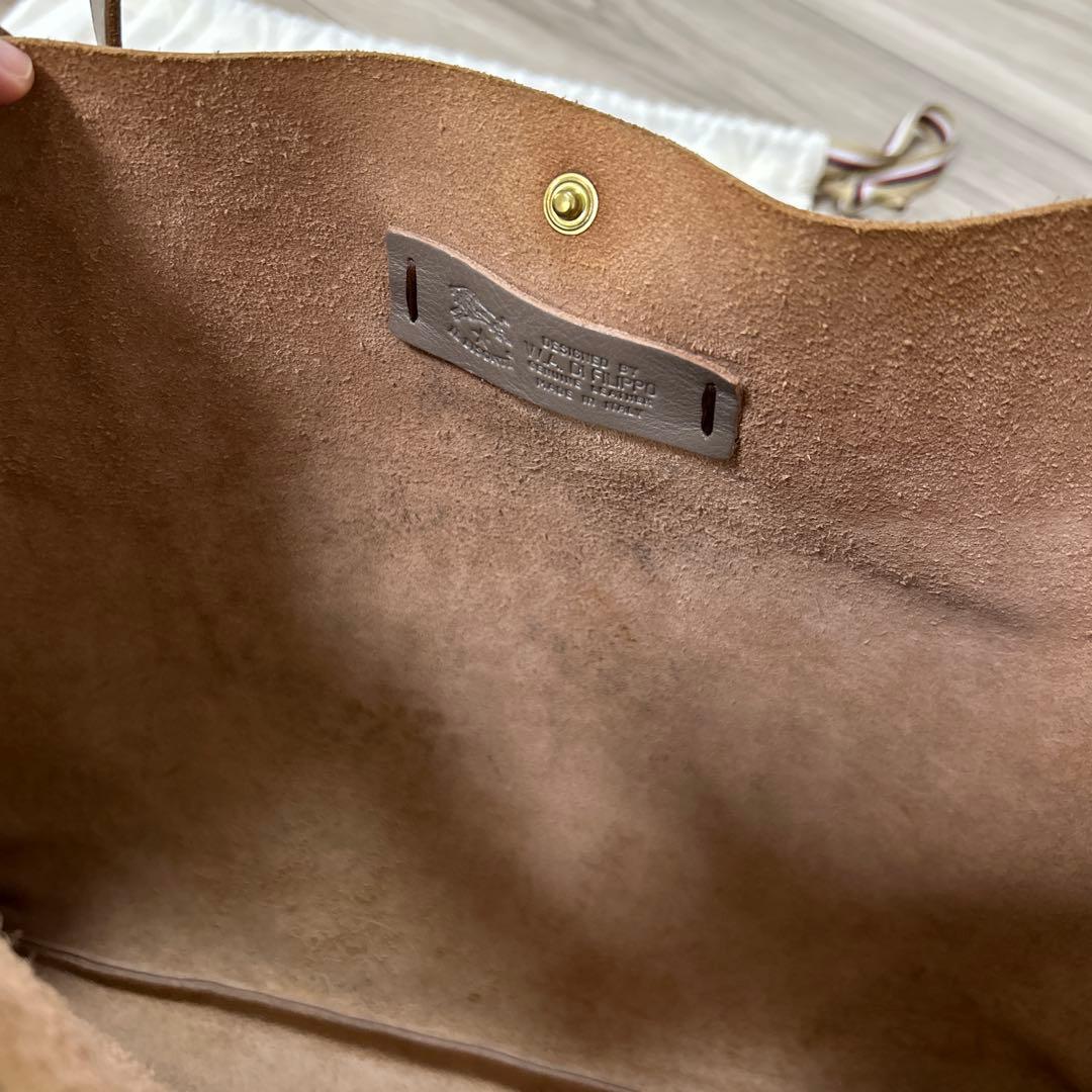 イルビゾンテレザークロスボディバッグ