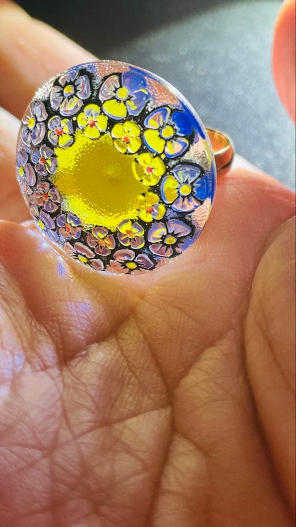 本日価格❣️一点物です❣️まるでステンドガラス！素晴らしいリング！ 裏まで美しい❣️