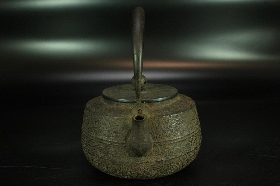 大講堂 横文字 鉄瓶(K-LC591)