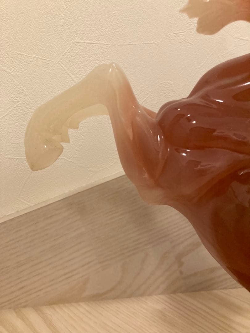 希少　馬の彫刻 赤と緑のグラデーション