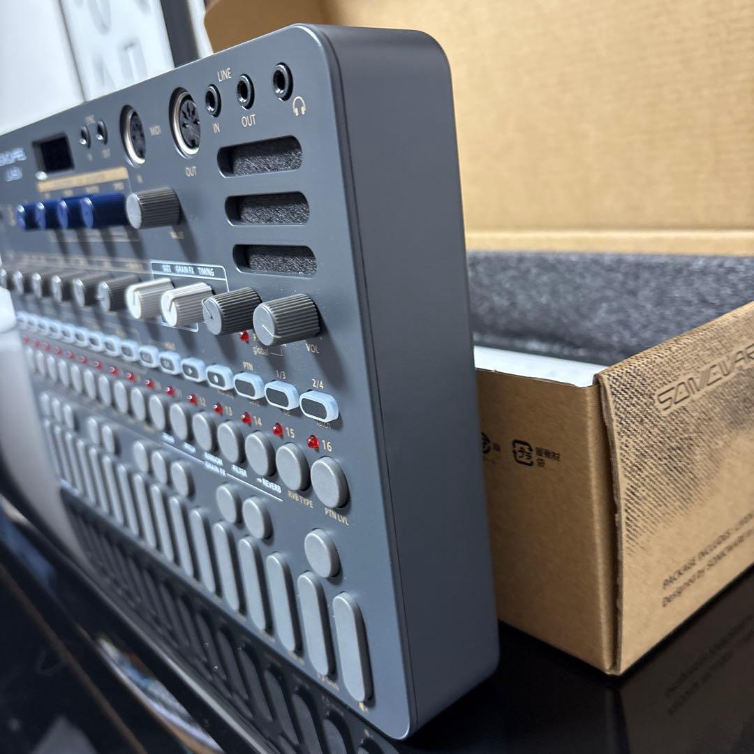 【ほぼ未使用】 SONICWARE LIVEN Evoke シンセサイザー