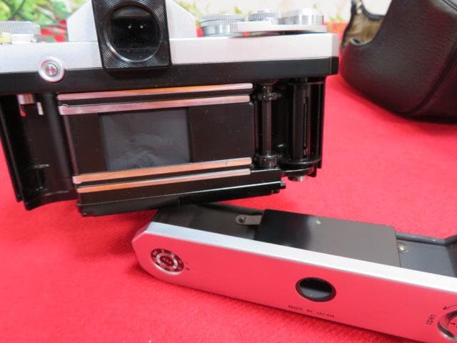 田*中様 【RR1636/6】Nikon F　フィルム一眼レフカメラ　ケース付き