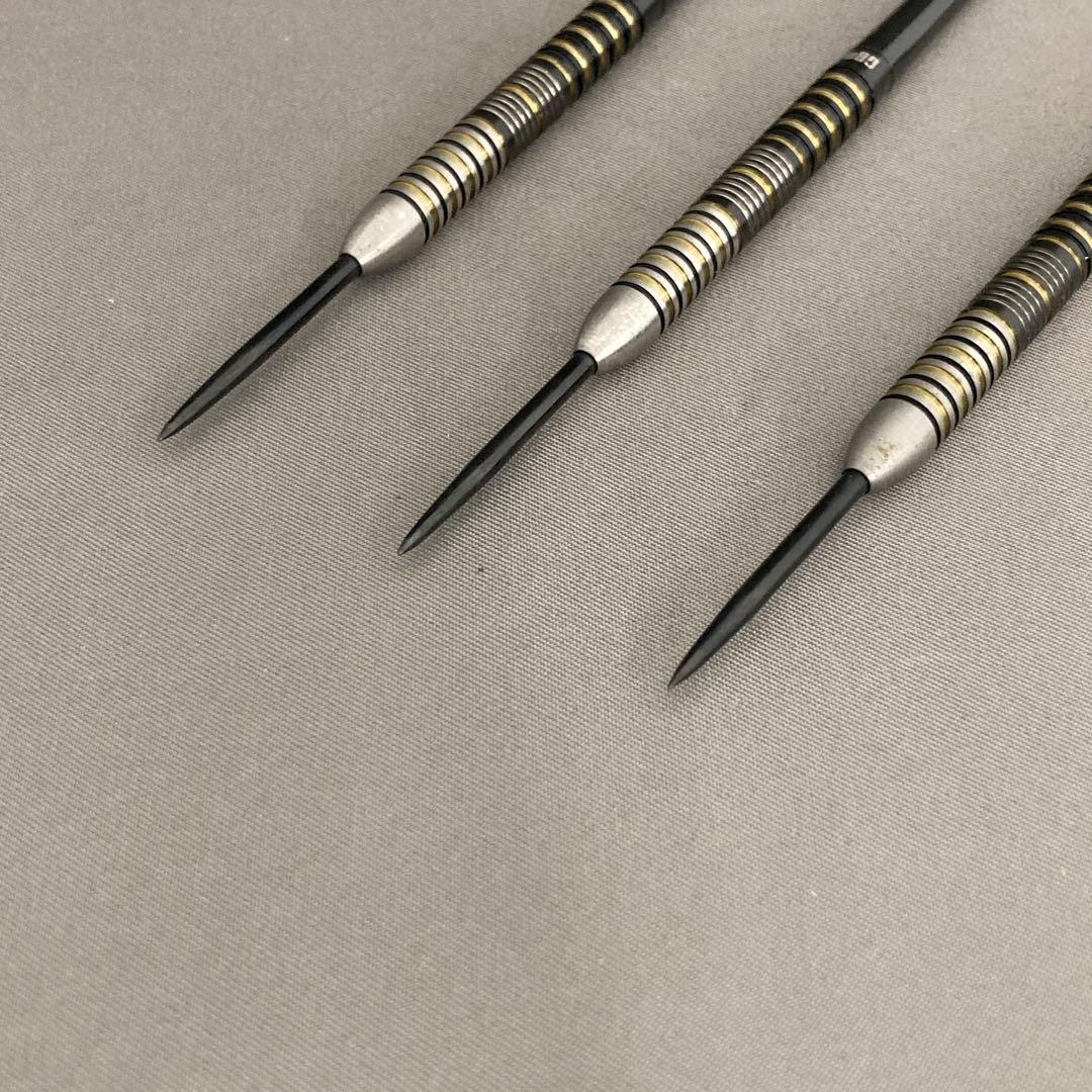 ダーツ　TEAM ONE 80 セイバートゥース