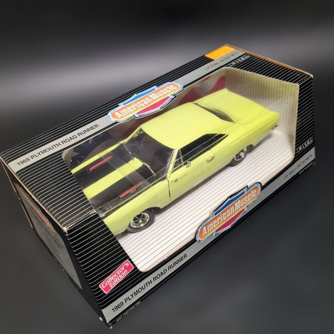 1/18ミニカー　PLYMOUTH ROAD RUNNER 1969