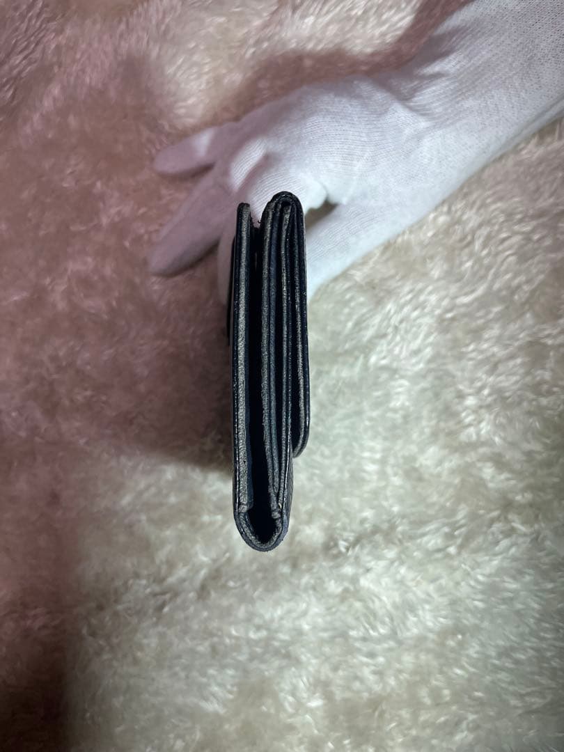 入手困難 CHANEL キャビアスキン ココマーク 二つ折り財布 ブラック