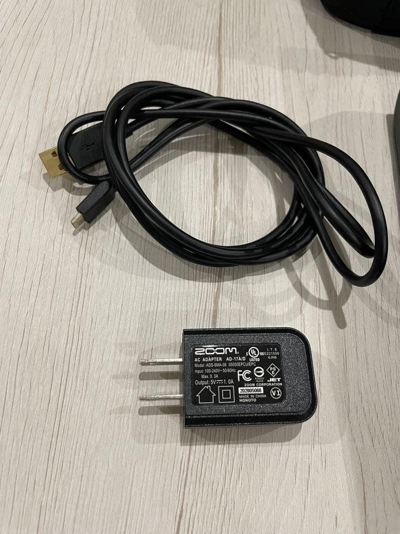 ZOOM LiveTrak L-8 ミキサー　ケース付き