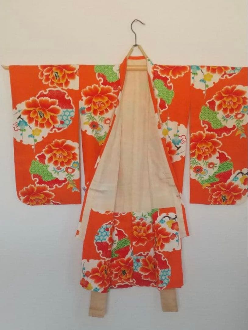 七五三　3歳で使用　オレンジ花柄着物•髪飾りセット