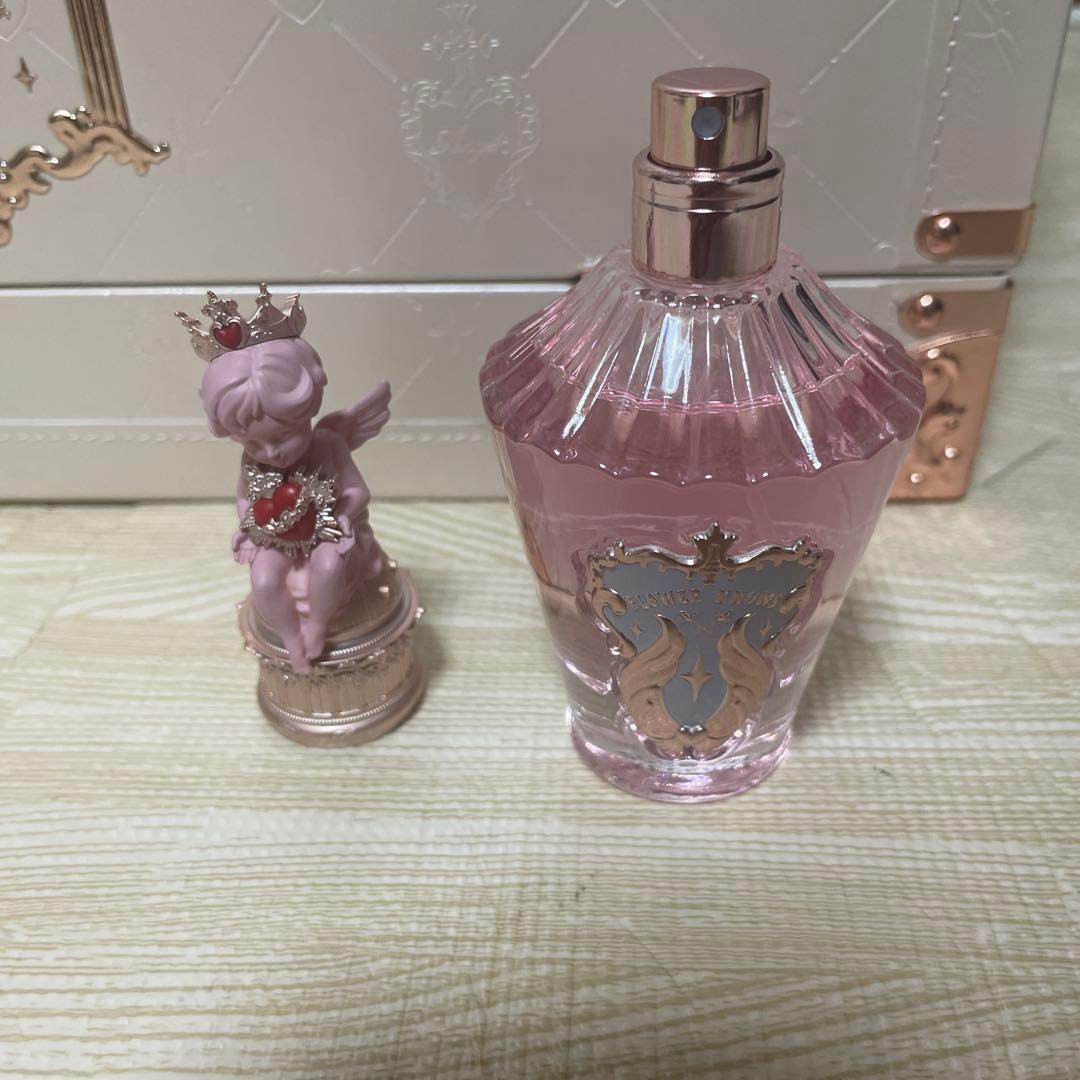 フラワーノーズリトルエンジェルシリーズのボックスのみと香水2つ
