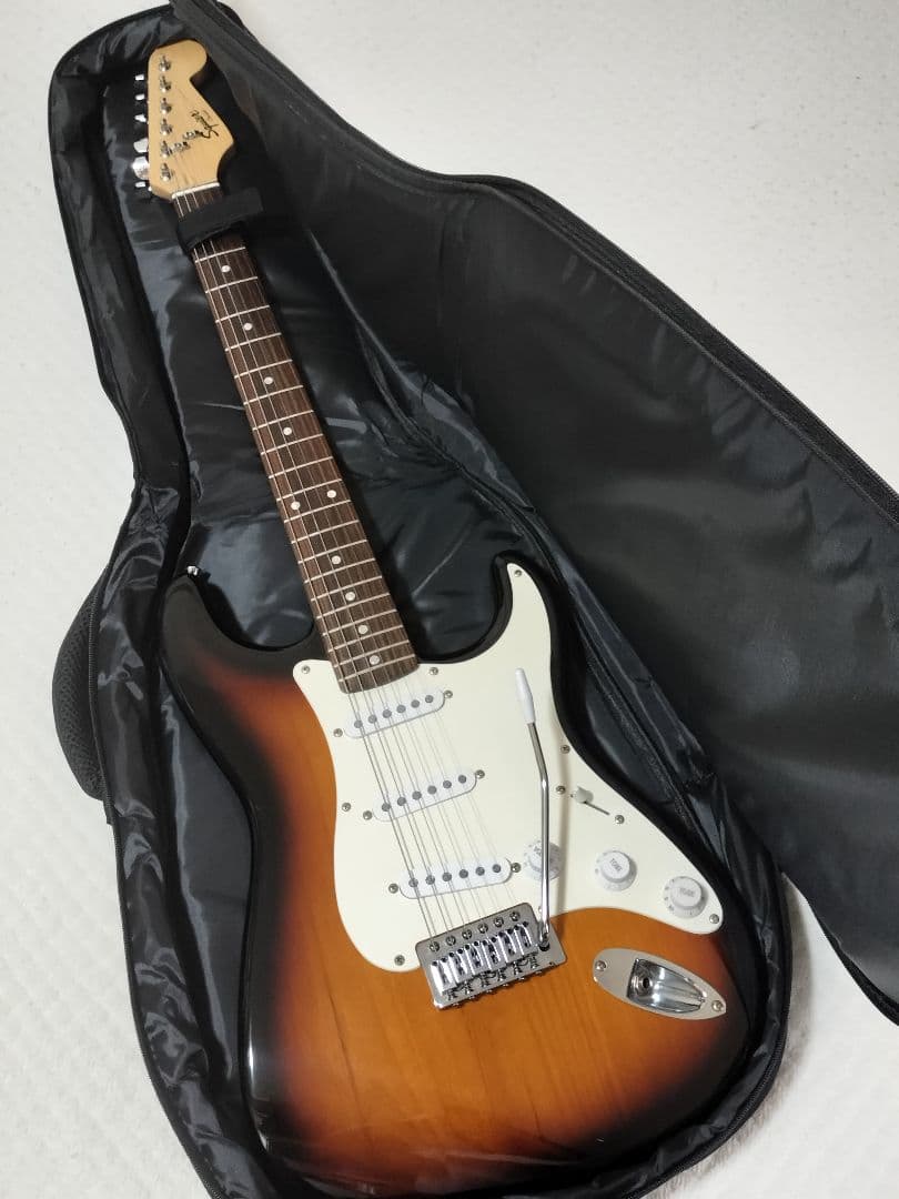 Squier by Fender スクワイヤー ストラト ケースオマケ多数付
