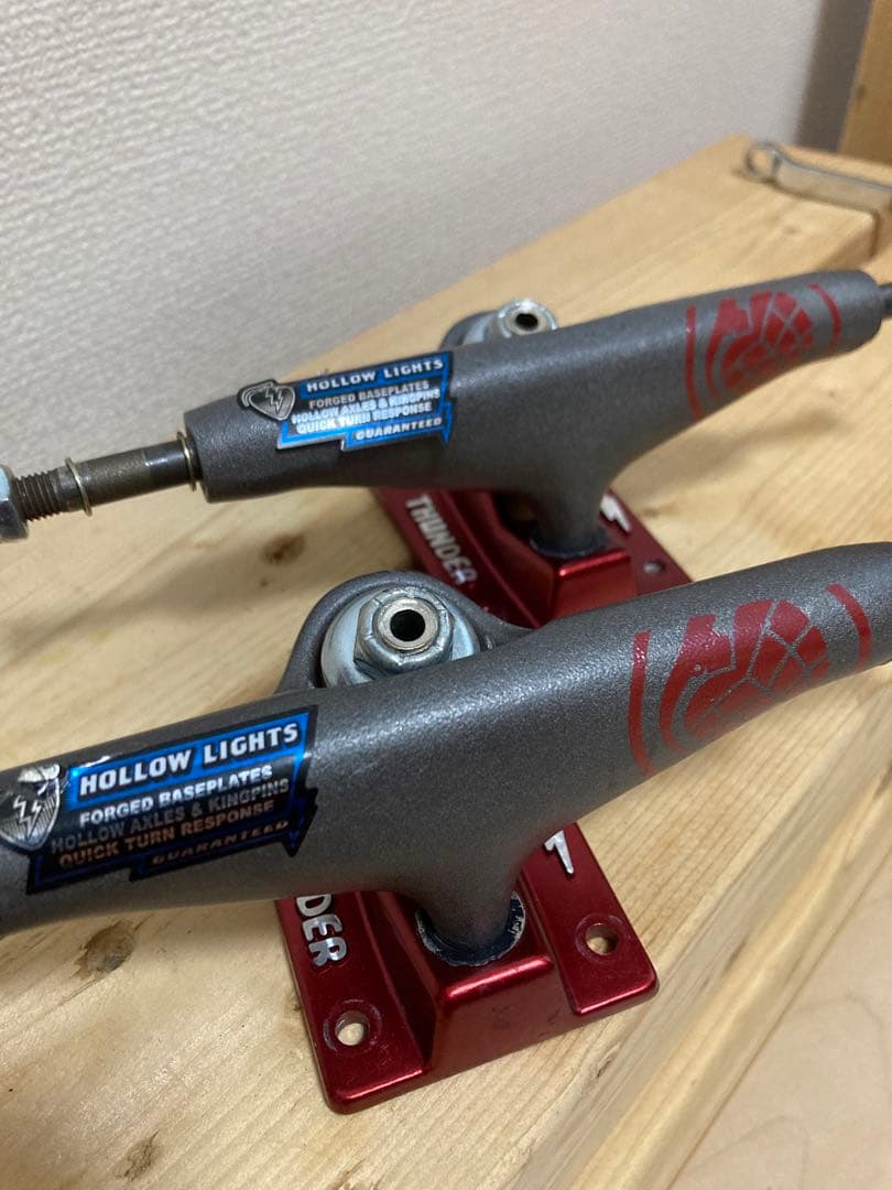 サンダー トラック ホロー