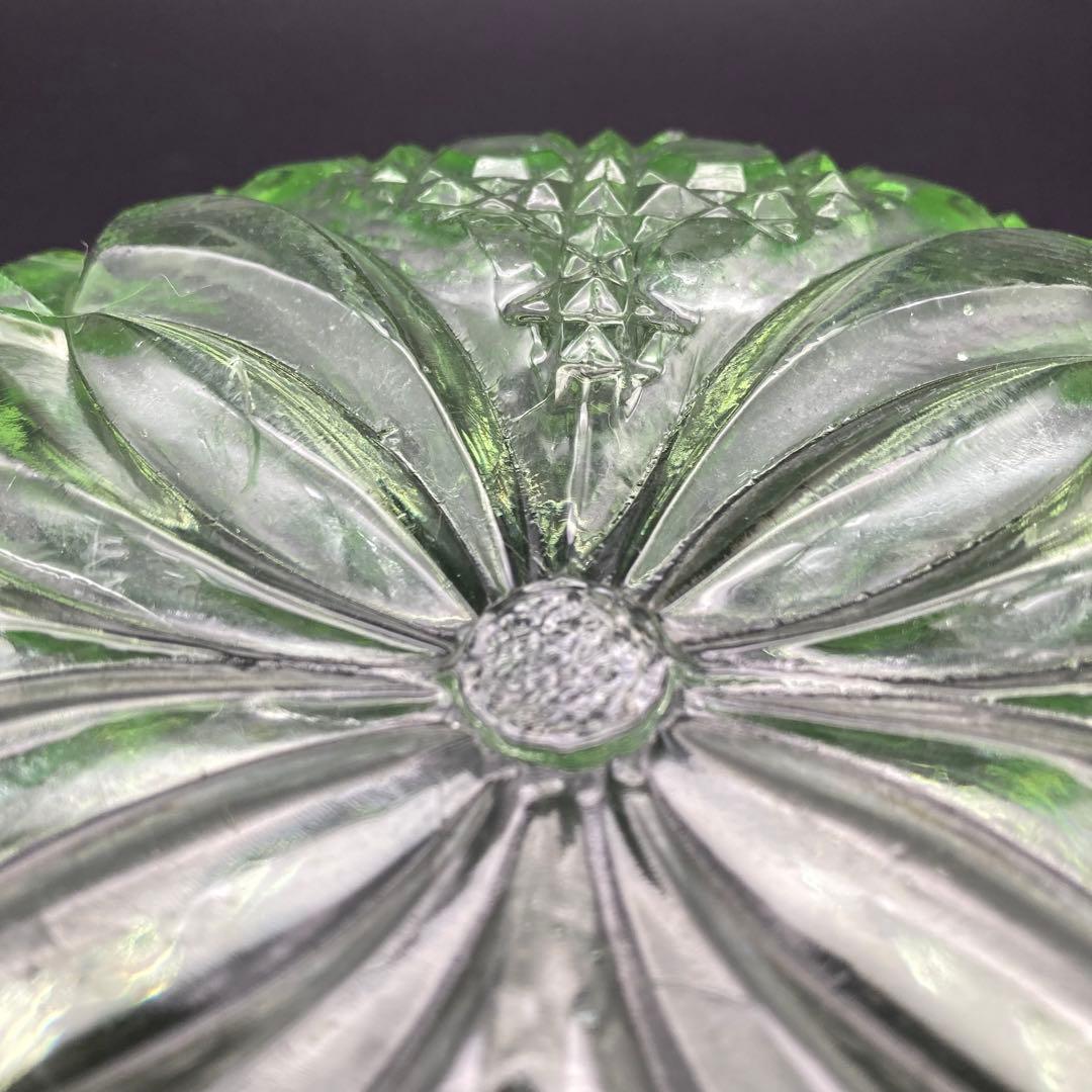 ウランガラス　ガラス鉢　カットガラス　ガラスボウル