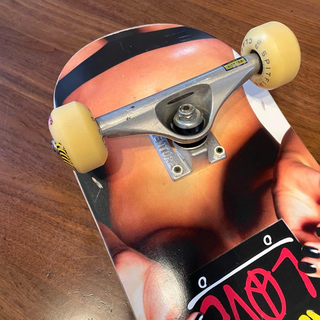 スケートマフィア　美品　スケボー　スケートボード　ベンチャートラック　8インチ