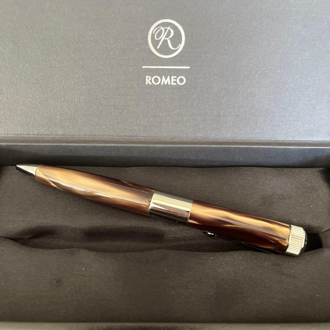 伊東屋　romeo No.3 ボールペン　イタリアングレイ(マーブル模様)