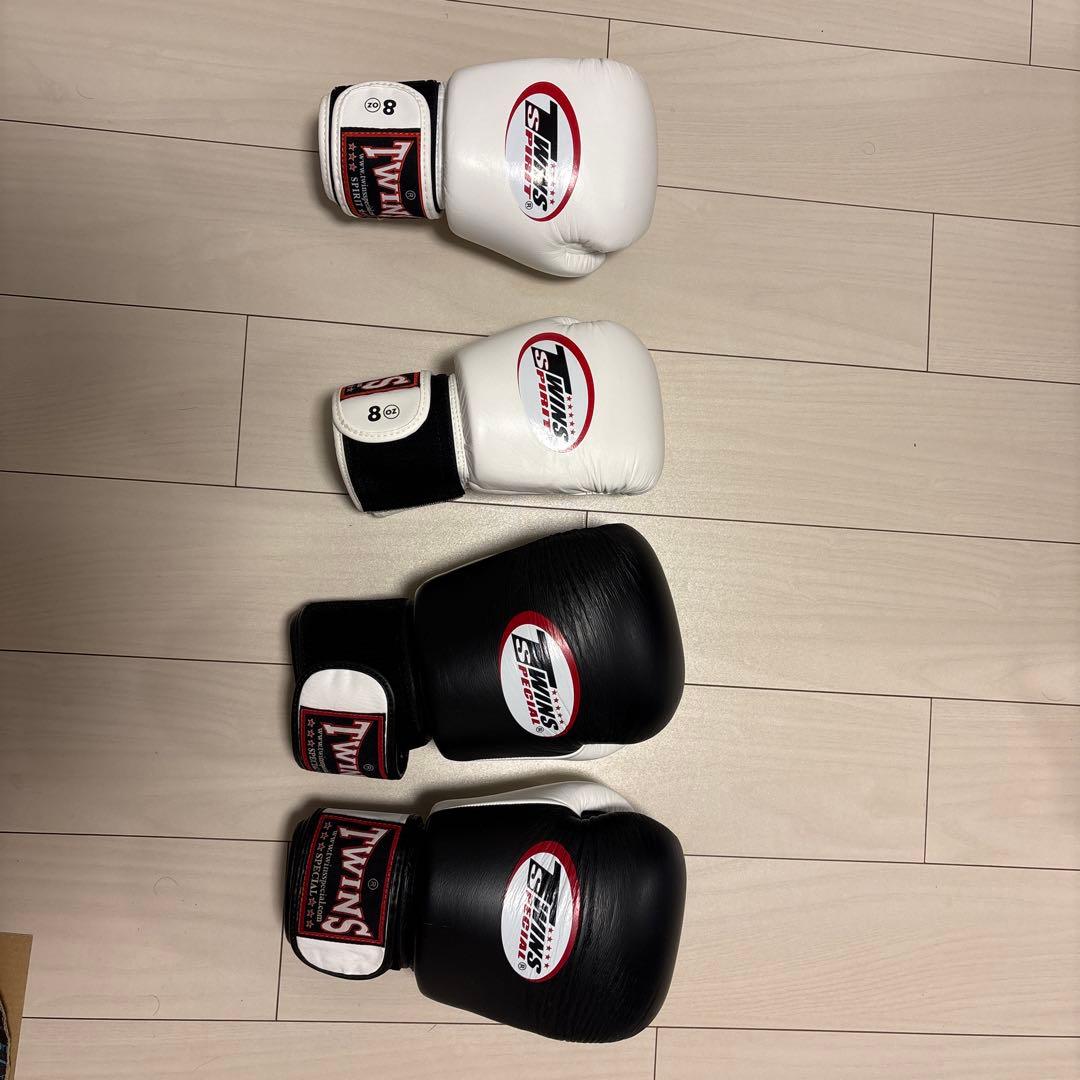TWINS ボクシンググローブ 8oz ホワイト/16oz ブラック