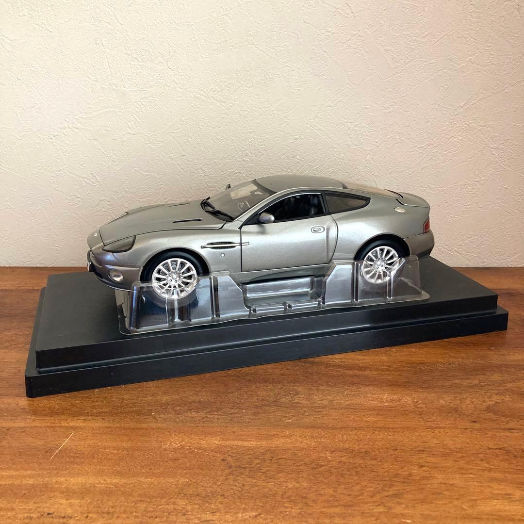 【絶版品】JOY RIDE 1/18 007 アストンマーチン バンキッシュ