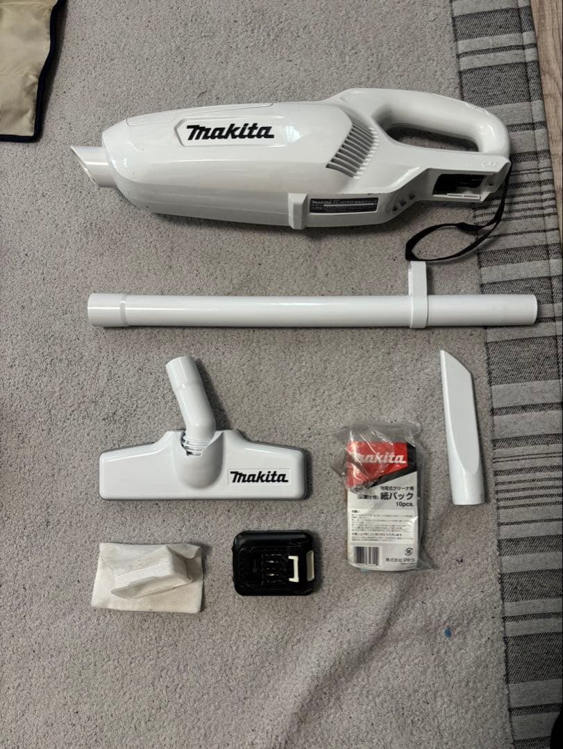 Makita CL107FD 充電式クリーナー【付属品付】