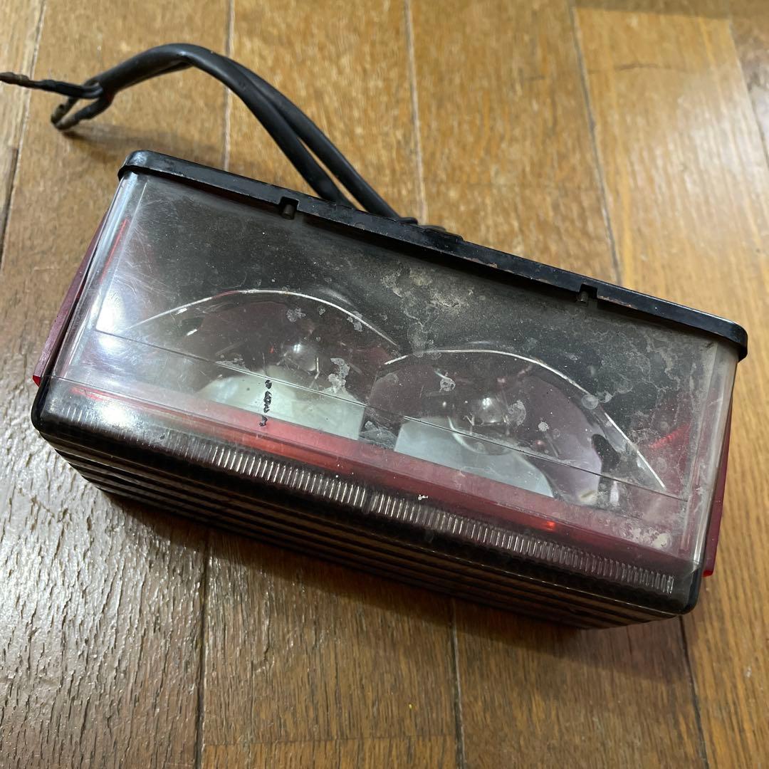 テールランプ カワサキ　GPZ1100F 純正　サイドリフレクターあり