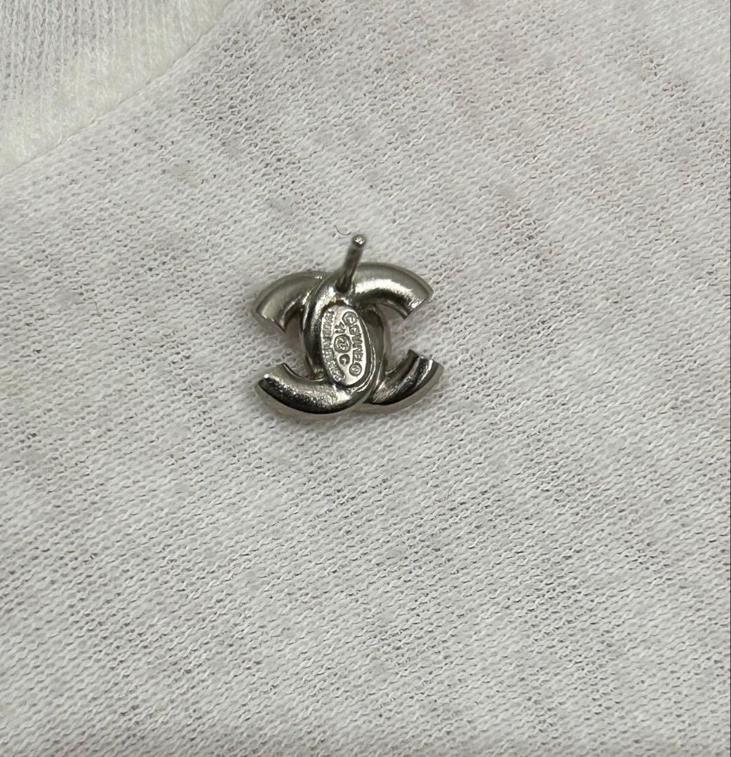CHANEL CCロゴピアス