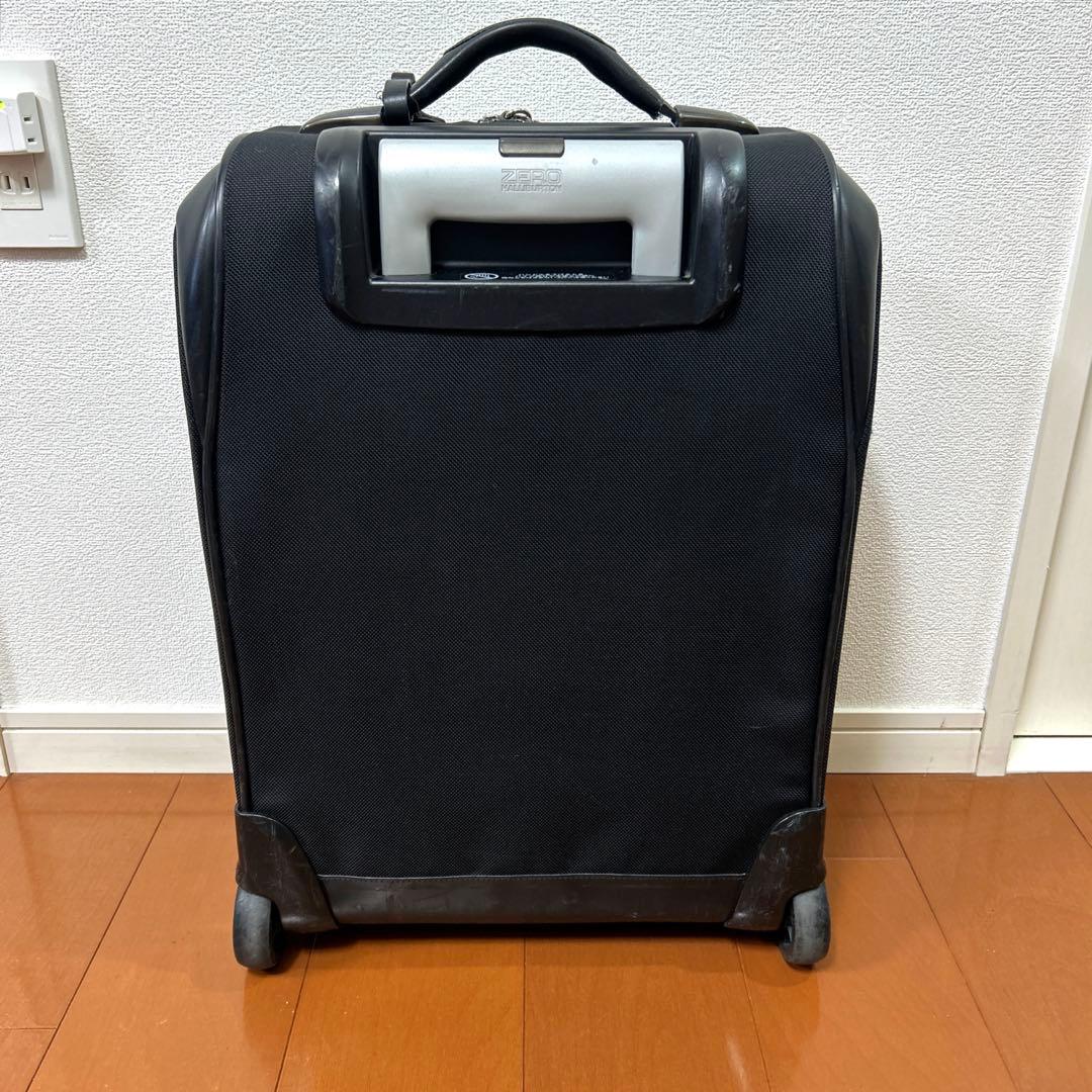 ZERO HALLIBURTON ゼロハリバートン スーツケース　機内