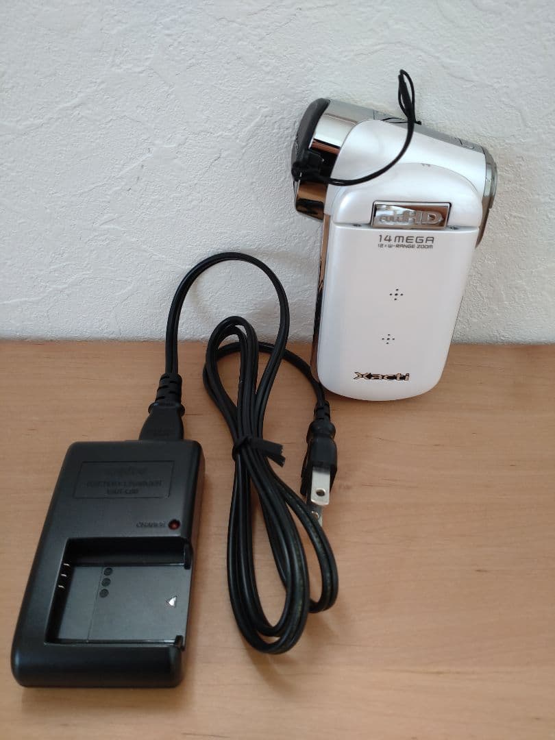 【値下げ】Xacti DMX−CG100型 14MEGA デジタルムービーカメラ