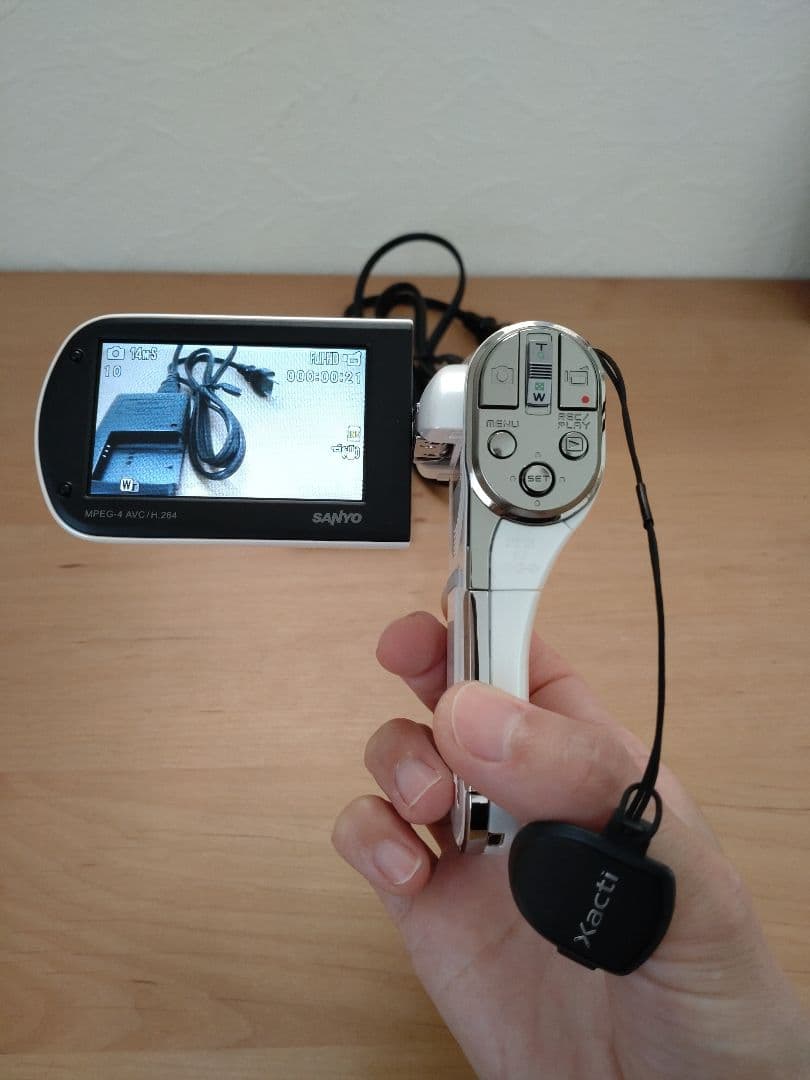 【値下げ】Xacti DMX−CG100型 14MEGA デジタルムービーカメラ