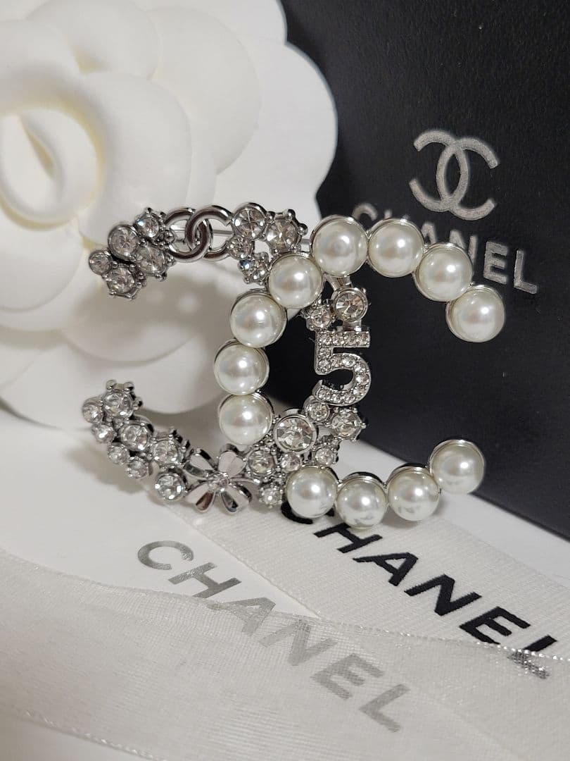 【ラスト1点◎】　シャネル　ブローチ　パール　シルバー