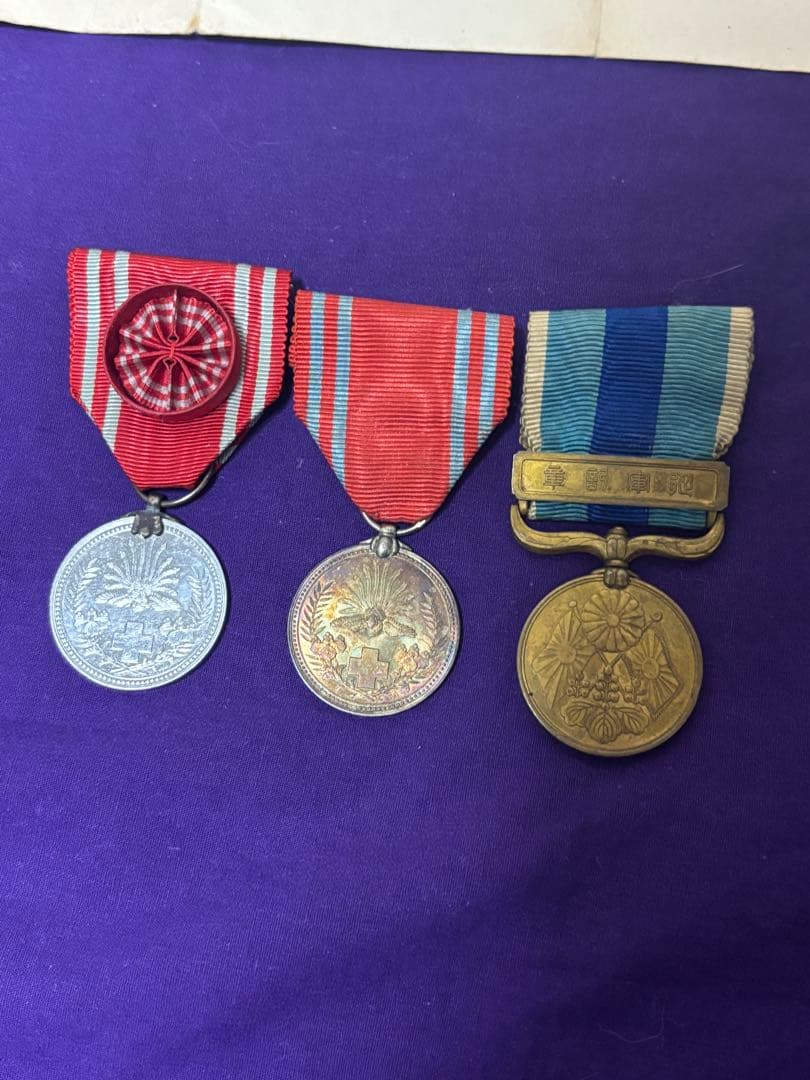 ひ*い様 日本軍 勲章7点＋証記まとめ売り