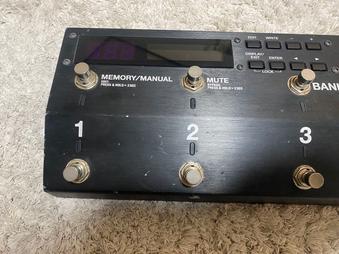 BOSS ES-8 スイッチャー