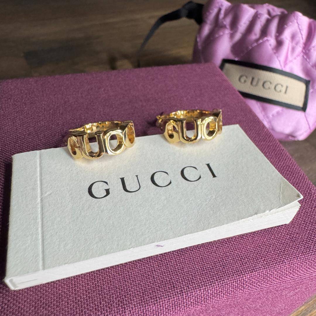 【美品】 グッチ フープピアス 現行モデル　774627 ロゴ ピアス　GP